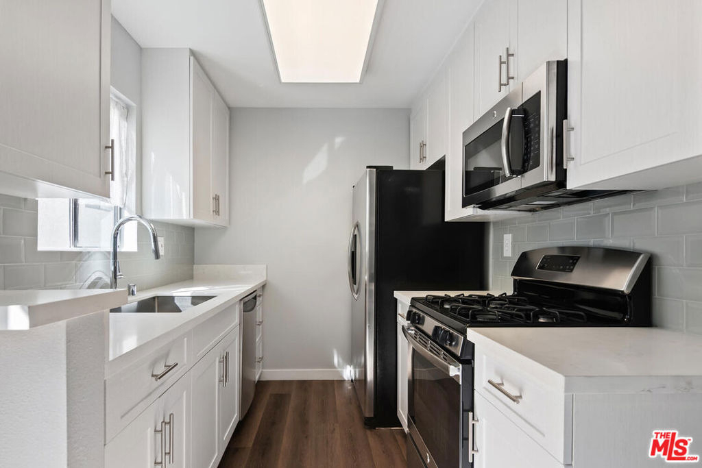 29239 Heathercliff Road - Photo 8