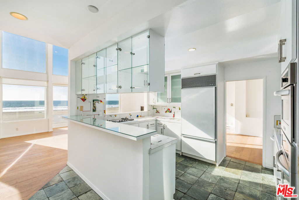3711 Ocean Front - Photo 4