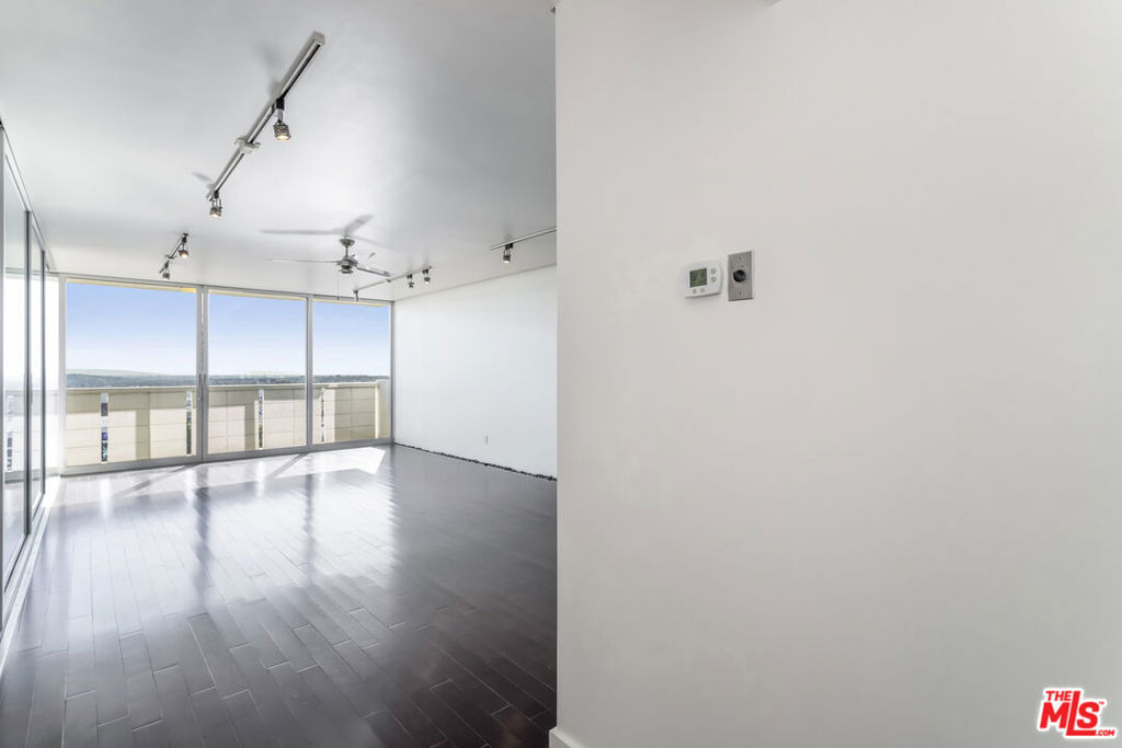 8787 Shoreham Drive - Photo 2