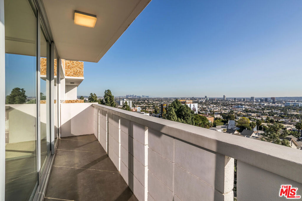 8787 Shoreham Drive - Photo 3