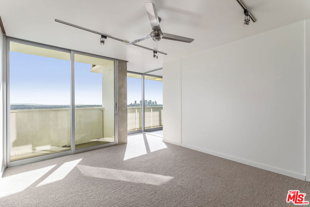 8787 Shoreham Drive - Photo 4