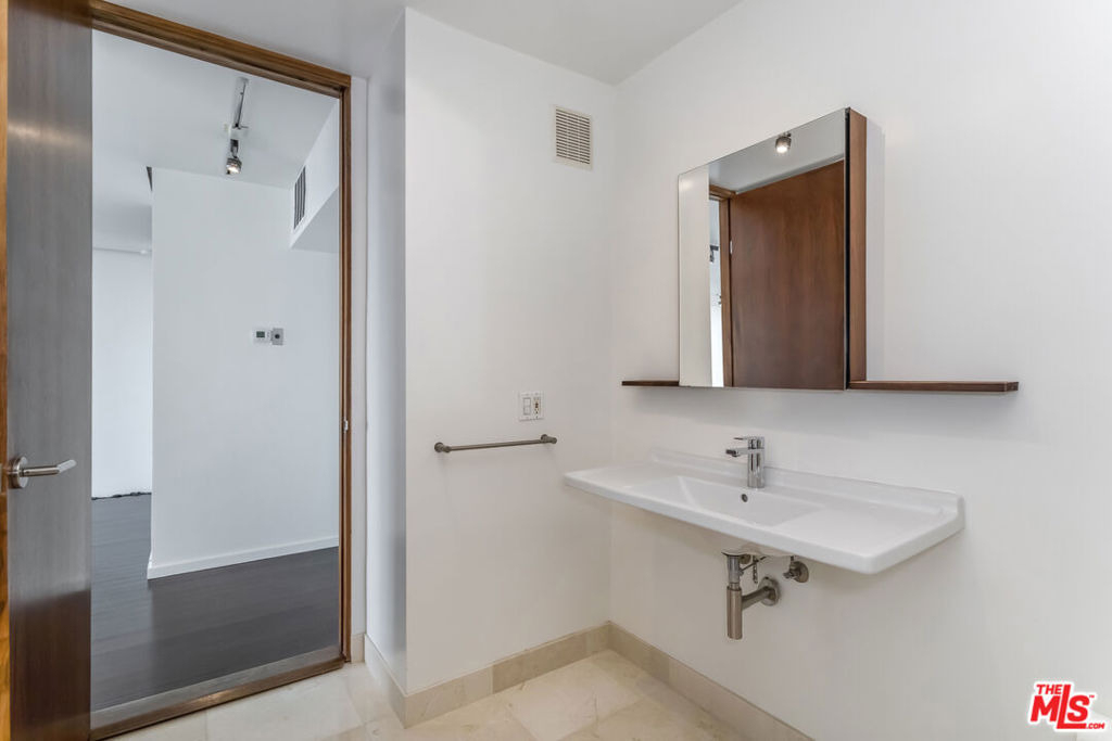 8787 Shoreham Drive - Photo 10