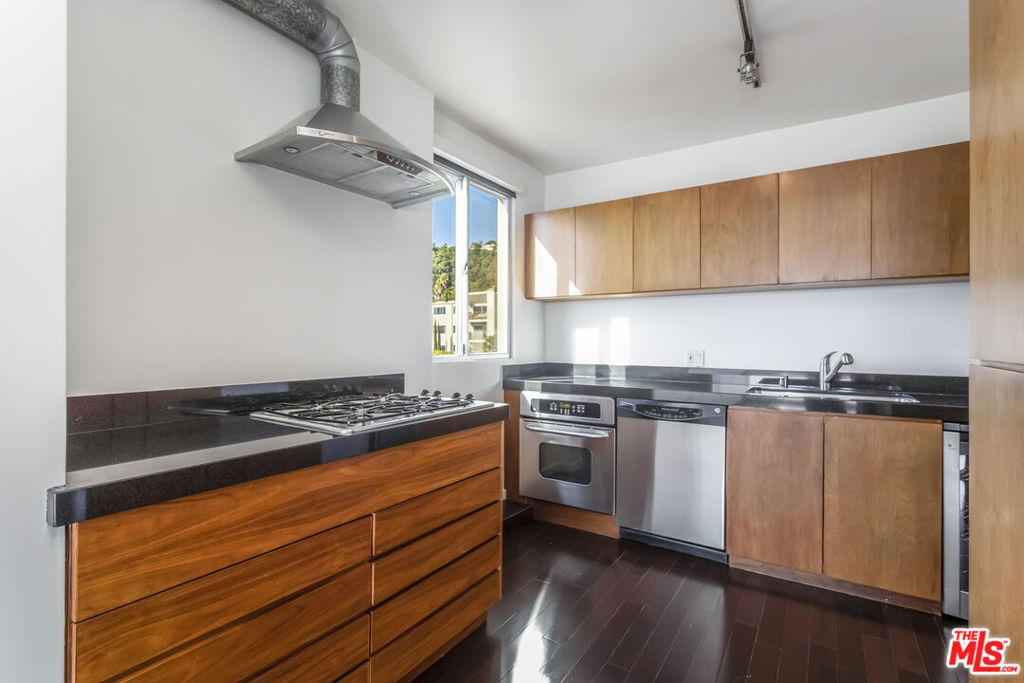 8787 Shoreham Drive - Photo 16
