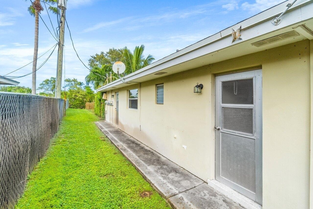 751 Hummingbird Way - Photo 14
