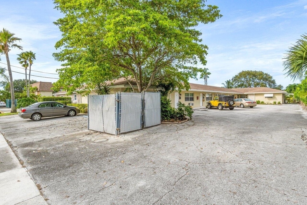 751 Hummingbird Way - Photo 17