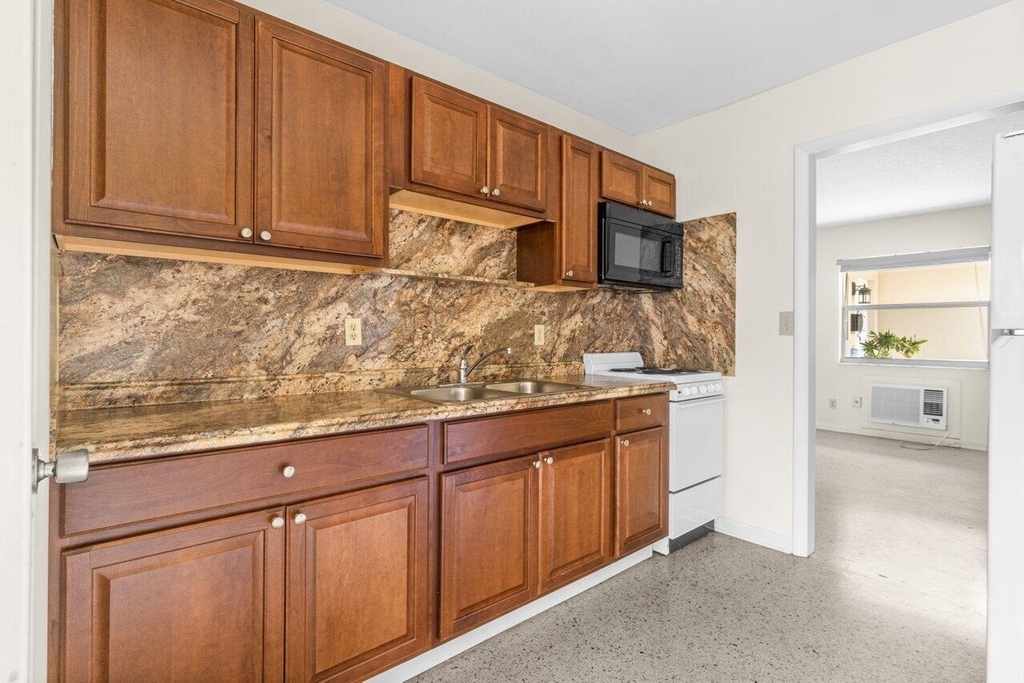 751 Hummingbird Way - Photo 3