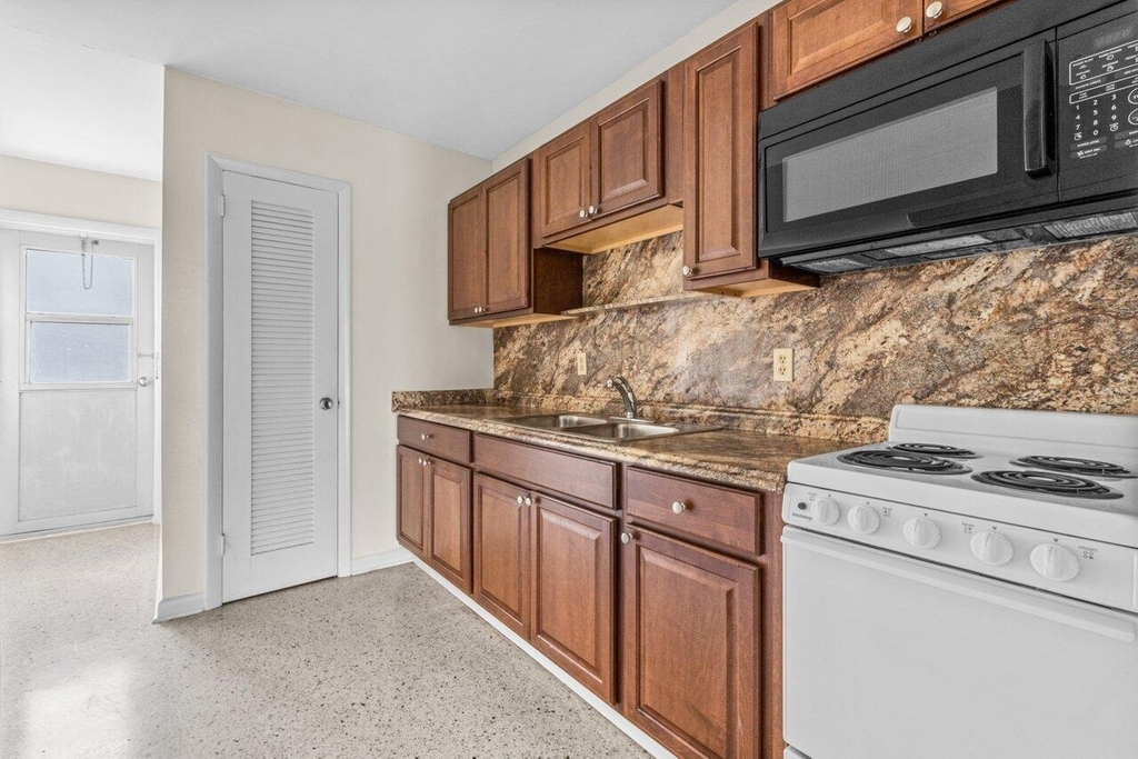 751 Hummingbird Way - Photo 2
