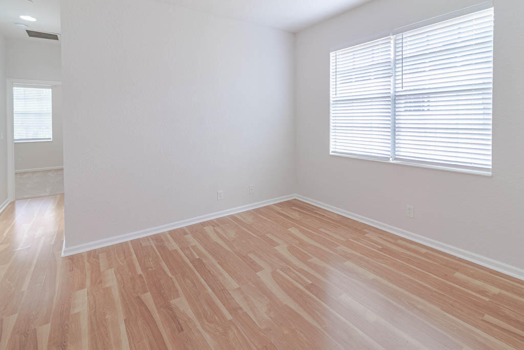 356 Se Bloxham Way - Photo 28
