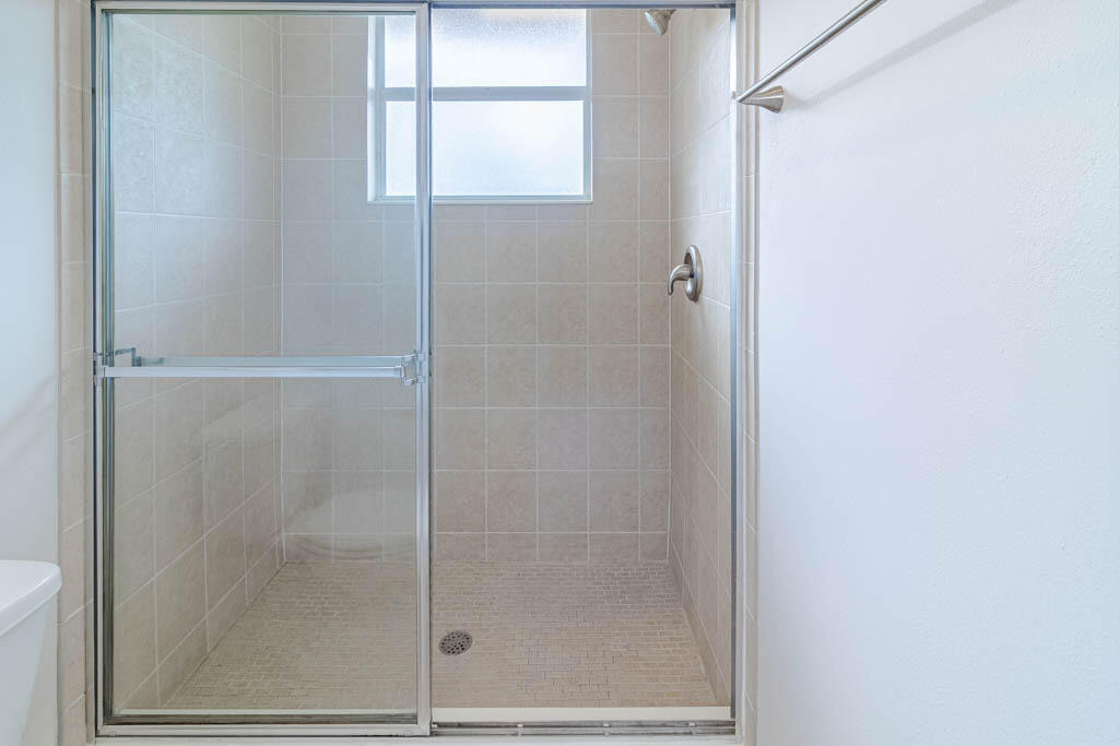 356 Se Bloxham Way - Photo 36