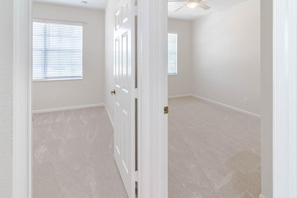356 Se Bloxham Way - Photo 44