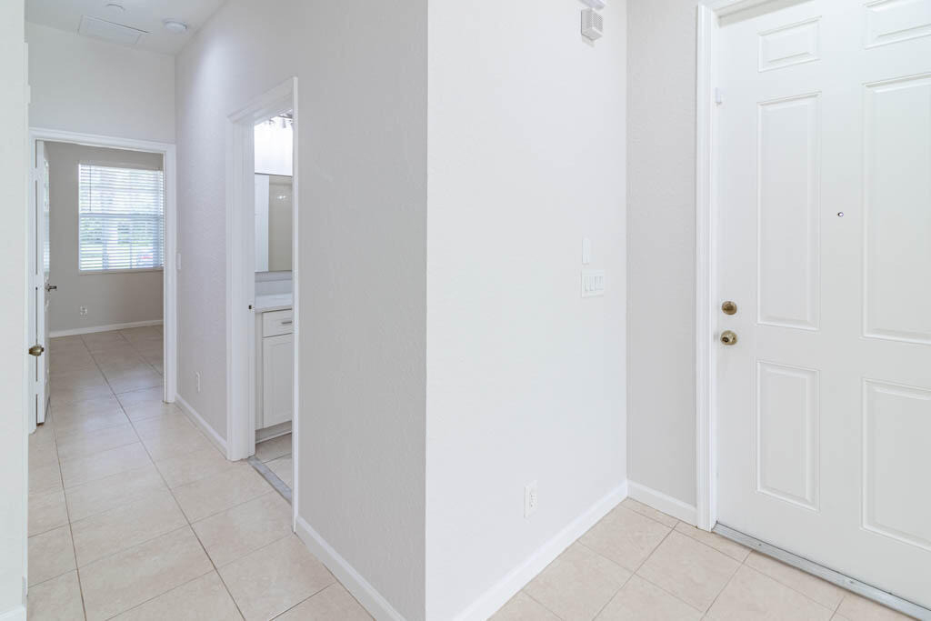 356 Se Bloxham Way - Photo 16