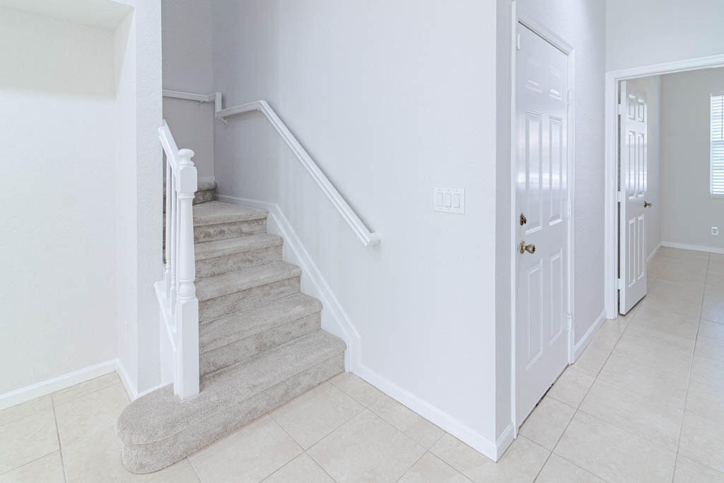 356 Se Bloxham Way - Photo 17