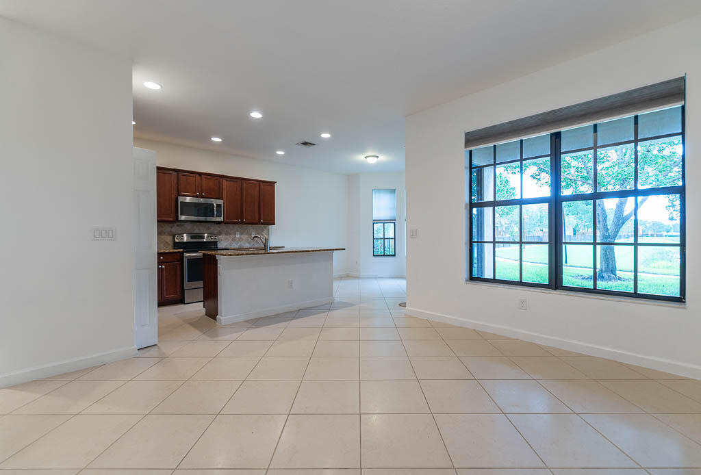 10283 Wellington Parc Drive - Photo 7