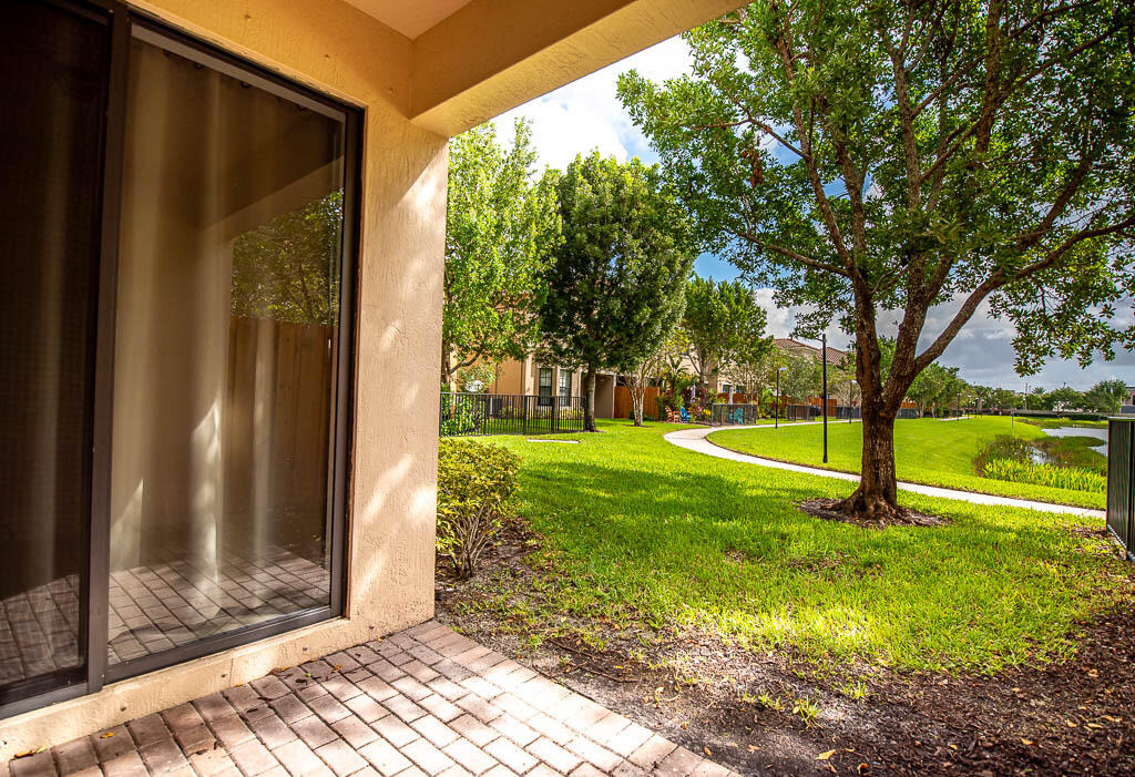 10283 Wellington Parc Drive - Photo 27