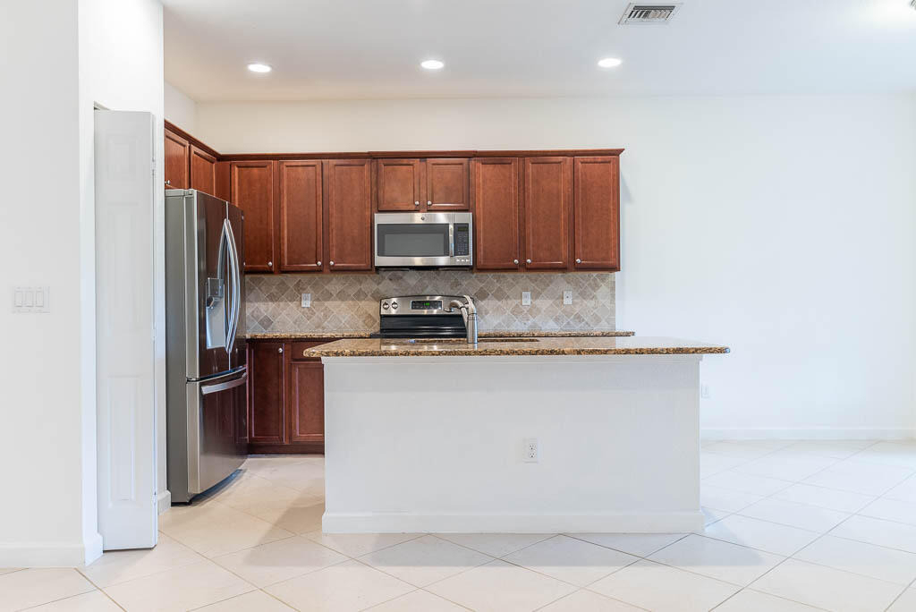 10283 Wellington Parc Drive - Photo 8