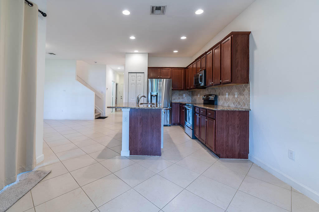 10283 Wellington Parc Drive - Photo 11