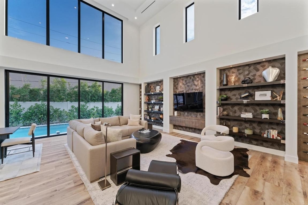 214 28th Street - Photo 4