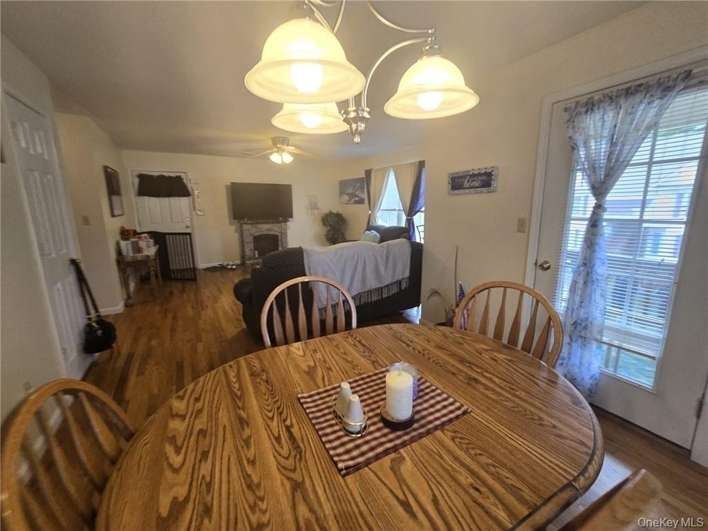 105 N Montgomery Street - Photo 11