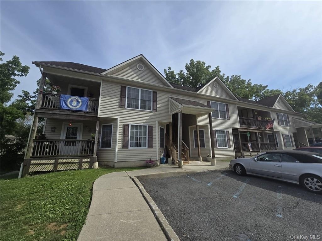 105 N Montgomery Street - Photo 6