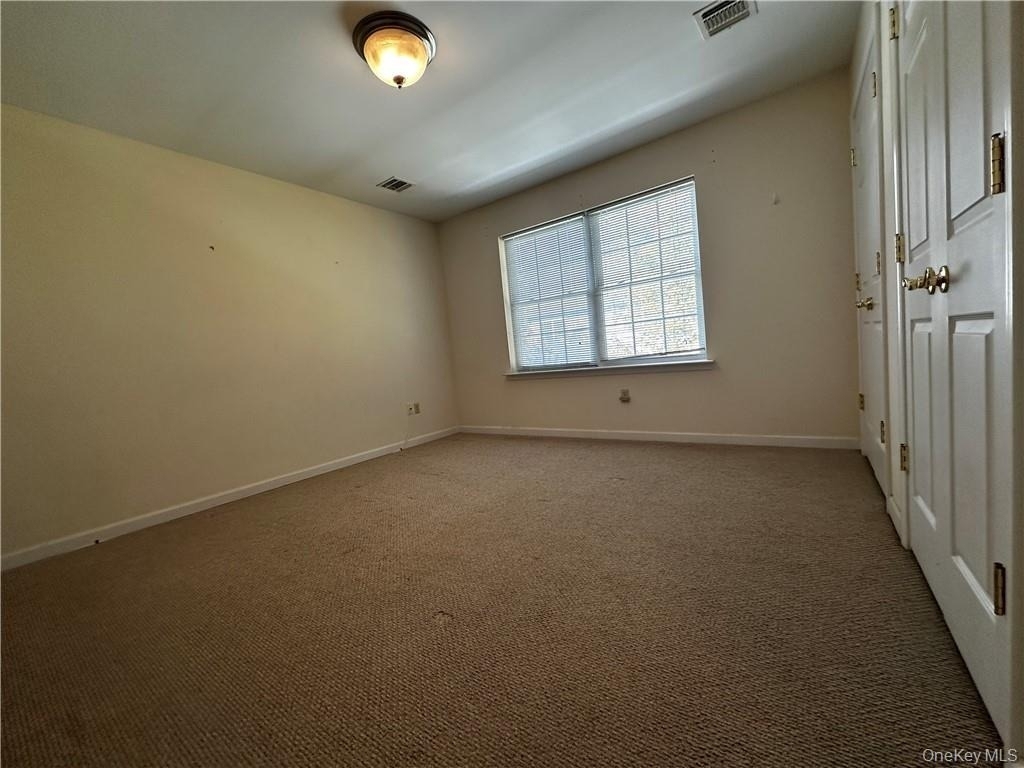 105 N Montgomery Street - Photo 2