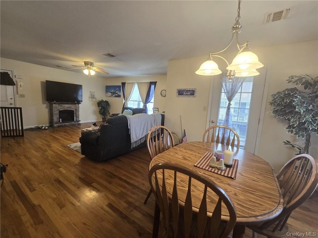 105 N Montgomery Street - Photo 12