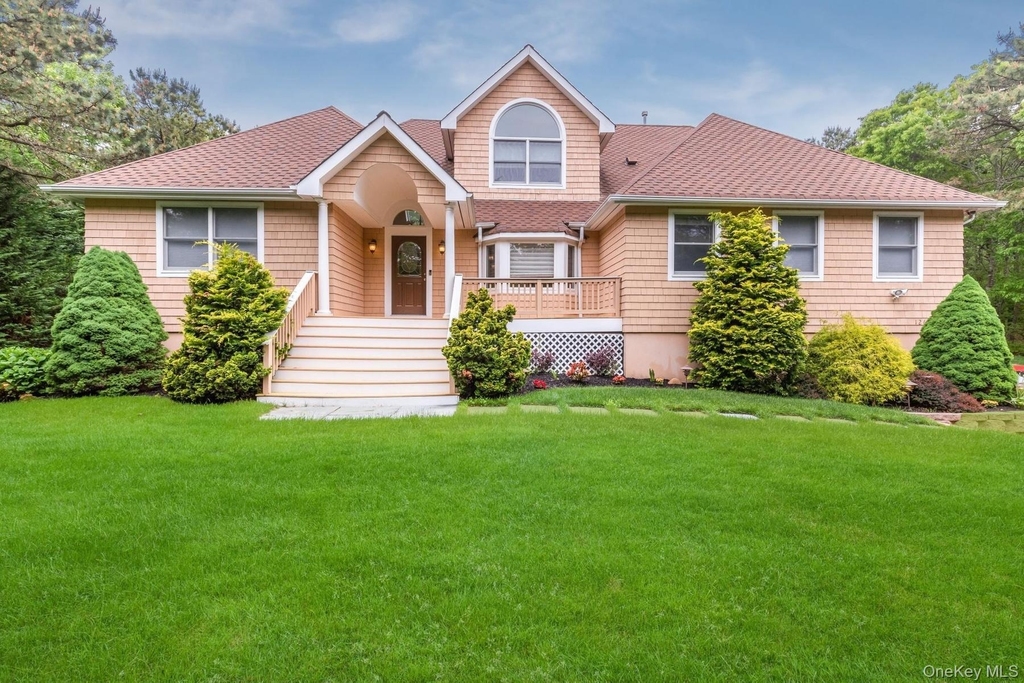 126 Malloy Drive - Photo 0