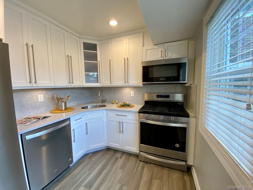 305 Terrace Road - Photo 3
