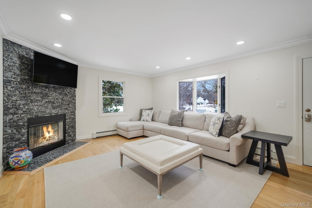 19 Pine Tree Lane - Photo 9