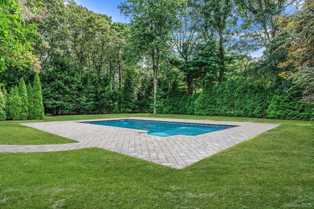 19 Pine Tree Lane - Photo 4