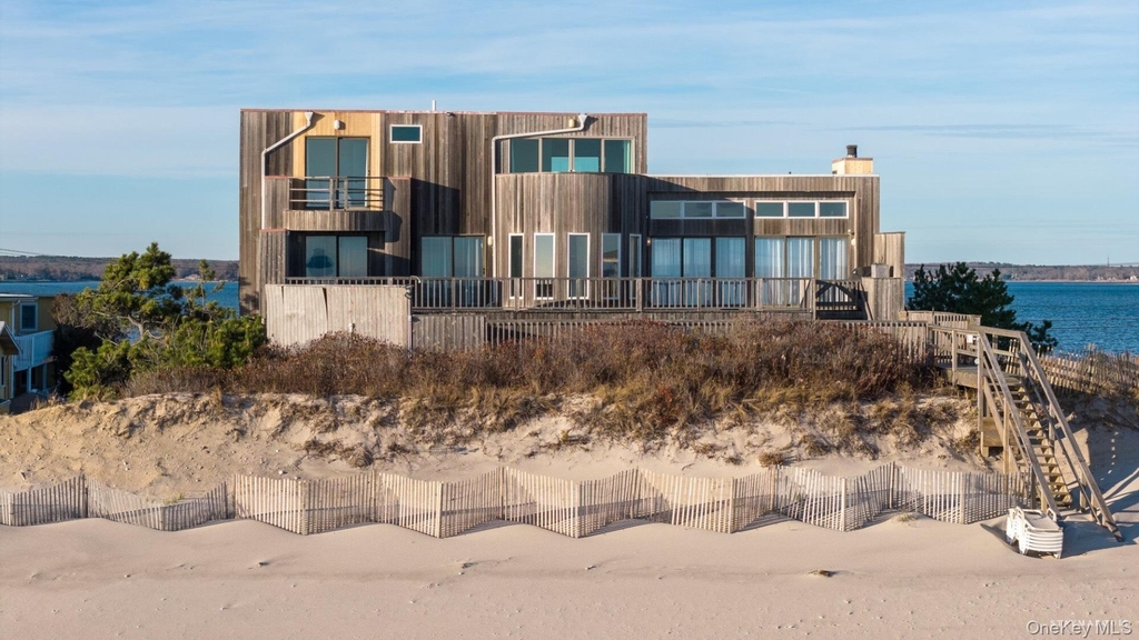 40 Dune Road - Photo 1