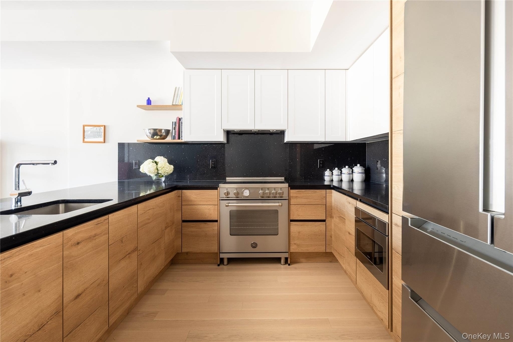 123 Sterling Avenue - Photo 3