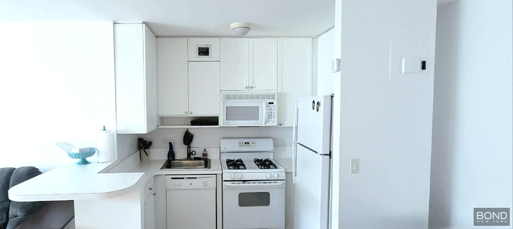 40 W 135th Street - Photo 2