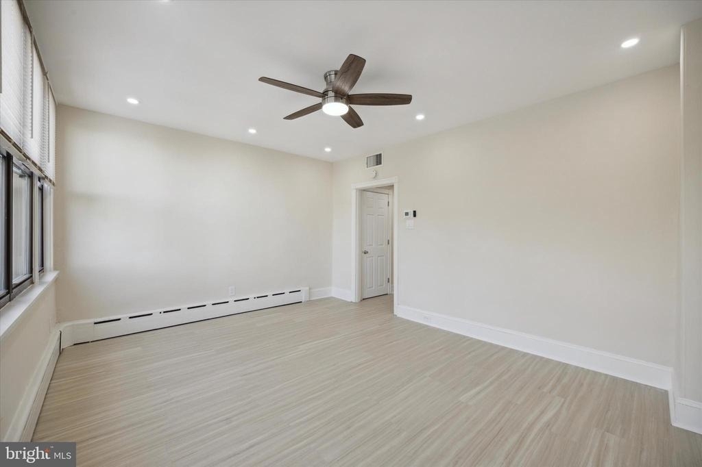 2308 E Allegheny Avenue - Photo 2
