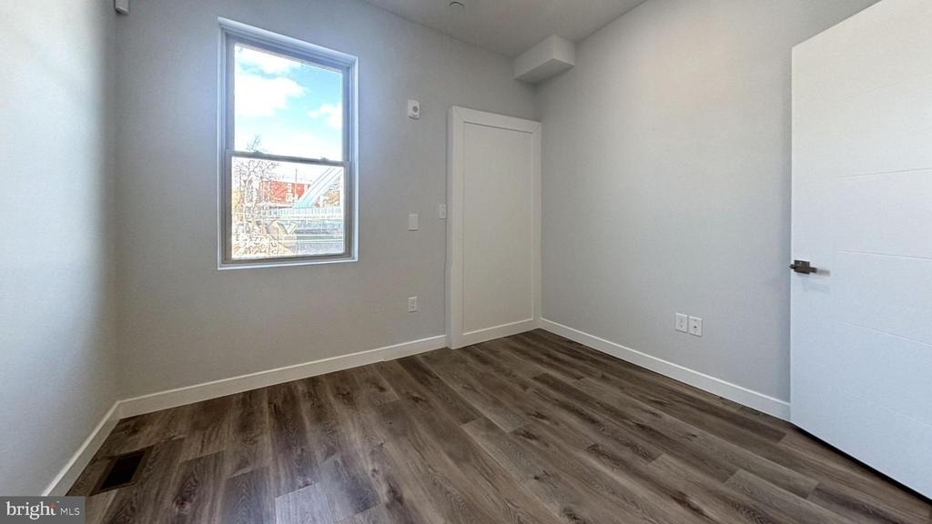 4217 Mantua Avenue - Photo 3