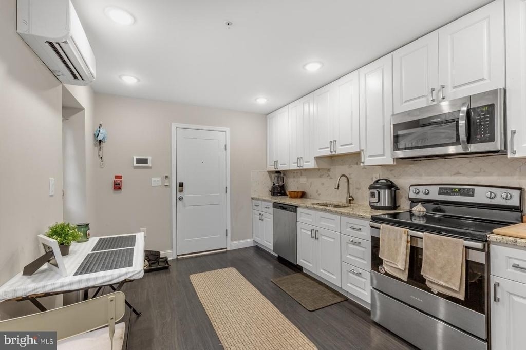 624 N 35th Street - Photo 2