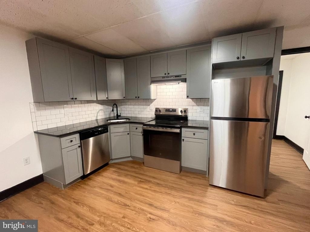 1912 S 17th Street - Photo 2