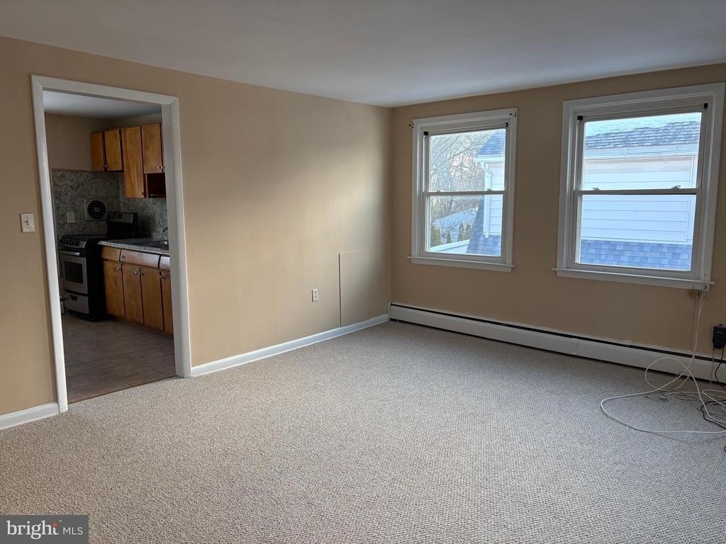 1192 Parkway Avenue - Photo 6