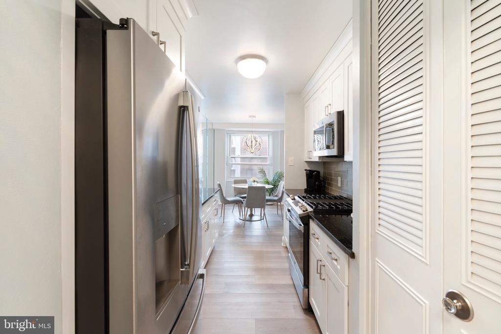 101 S Plaza Pl - Photo 1