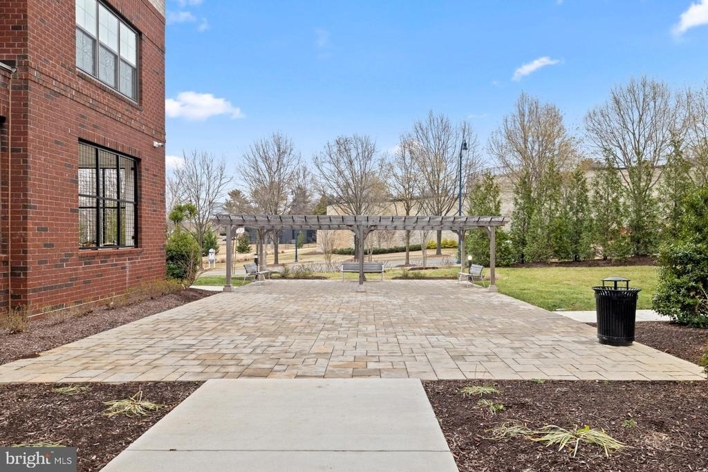 102 Saint Ives Place - Photo 22