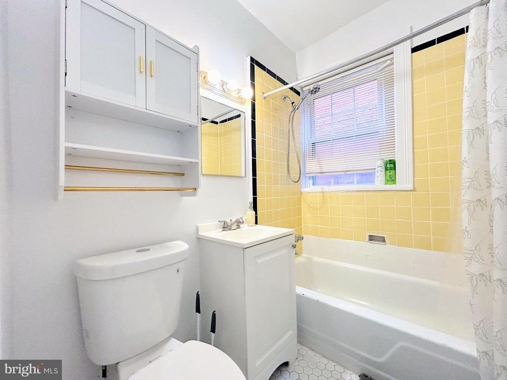 1544 Independence Avenue Se - Photo 8