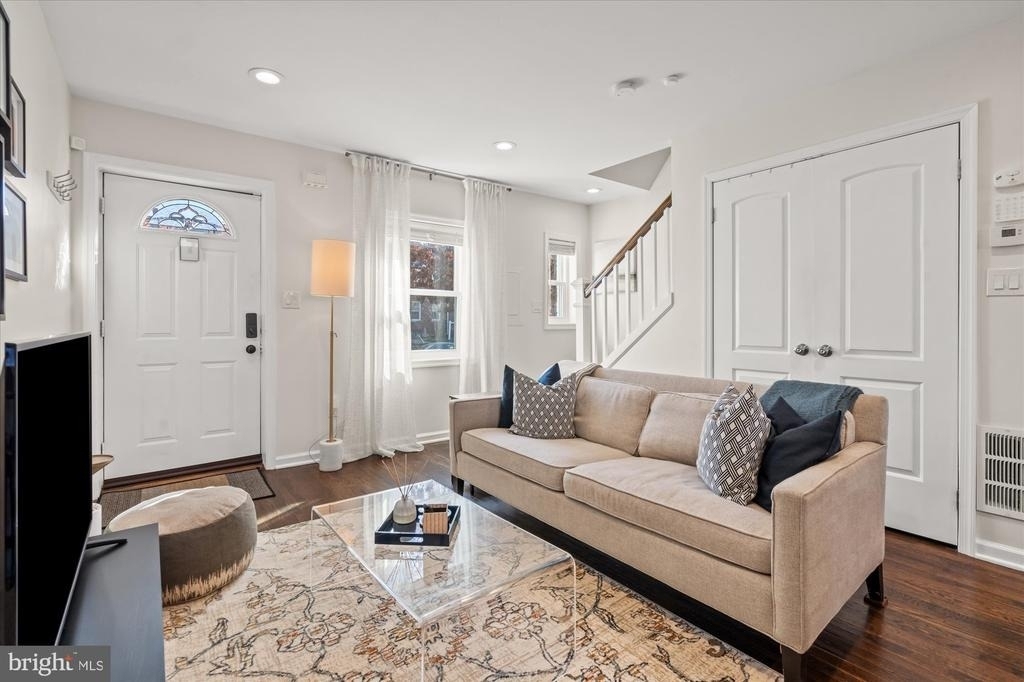 134 35th Street Ne - Photo 6