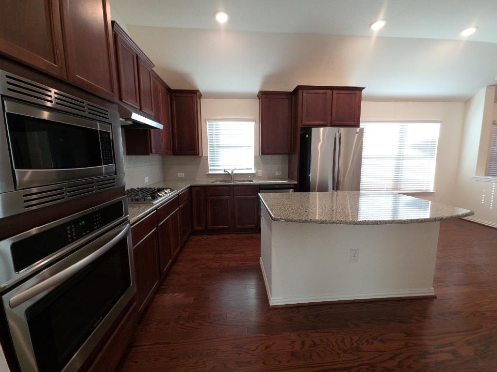 214 Roaming Dr - Photo 5