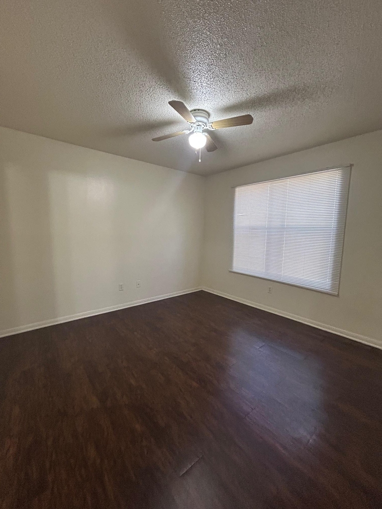 8812 Schick Rd - Photo 11