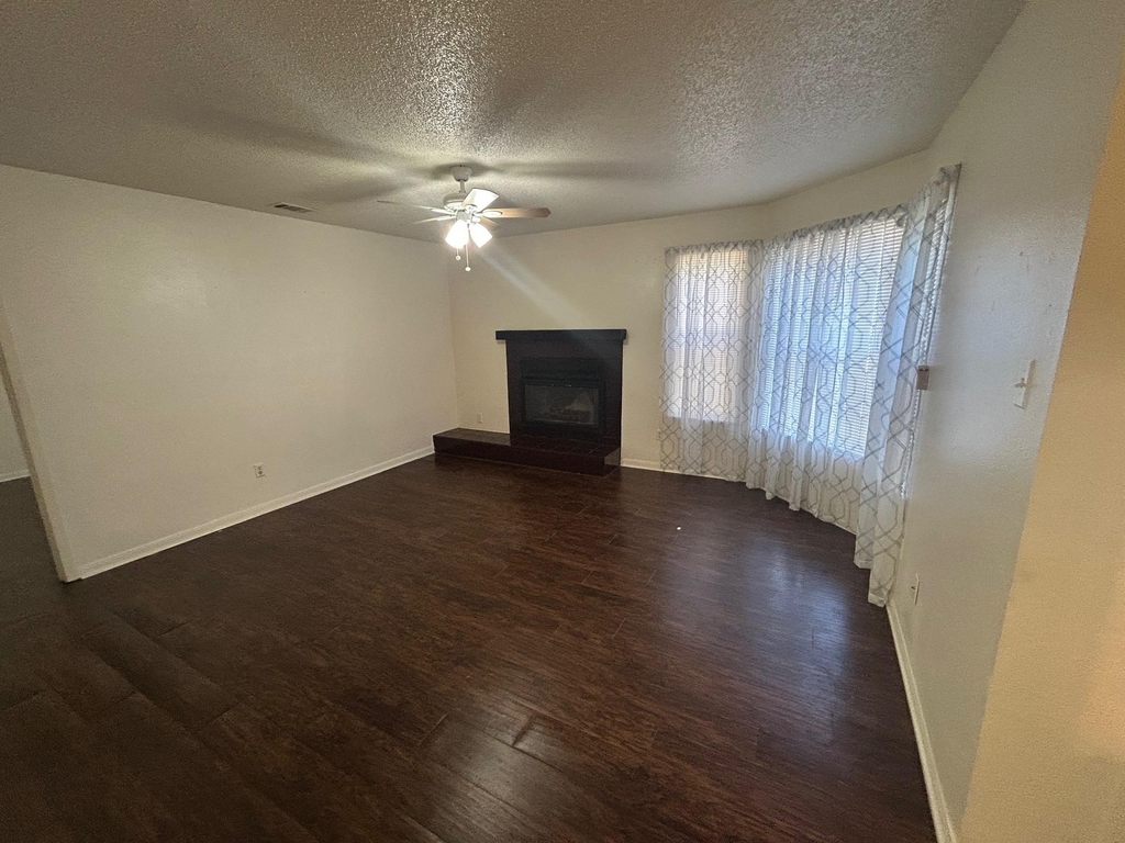 8812 Schick Rd - Photo 5
