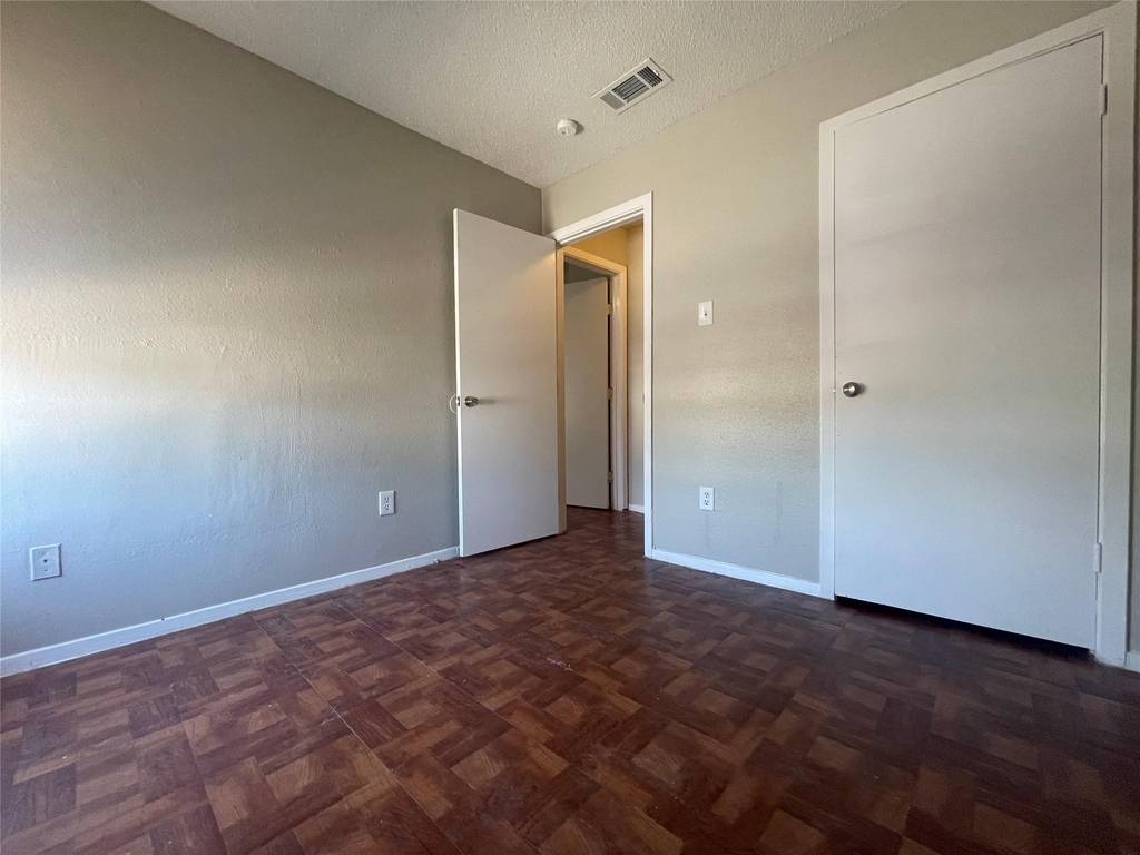 2619 Ektom Dr - Photo 6