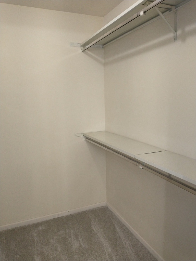 905 Surrey Drive - Photo 8