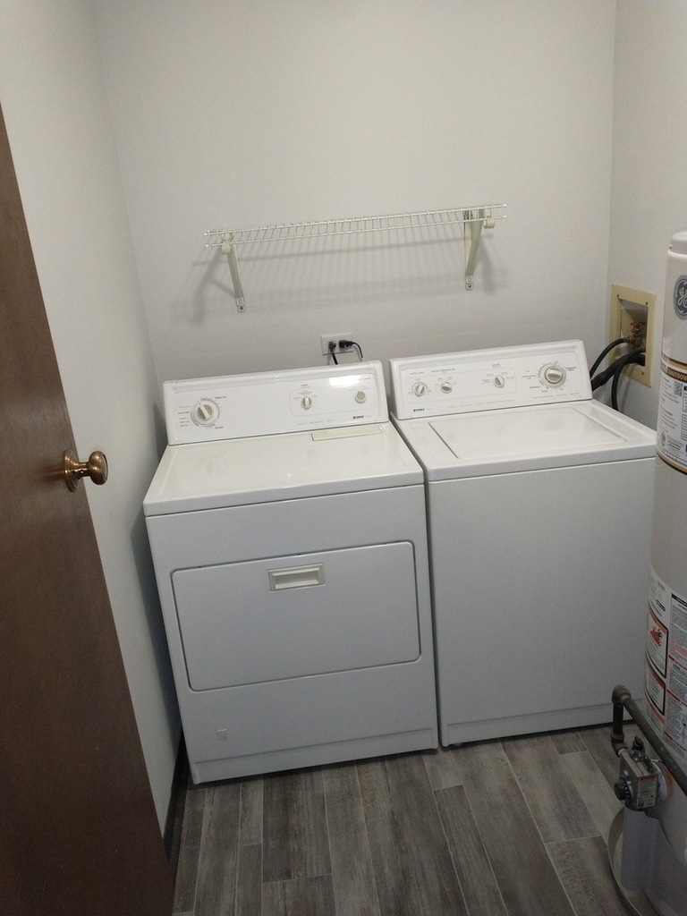 905 Surrey Drive - Photo 10