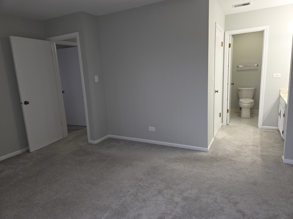 905 Surrey Drive - Photo 13