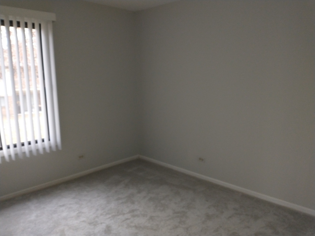 905 Surrey Drive - Photo 6