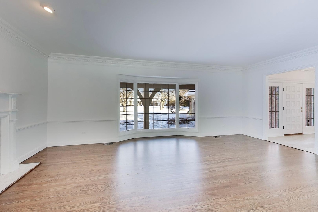 931 Coventry Drive - Photo 3